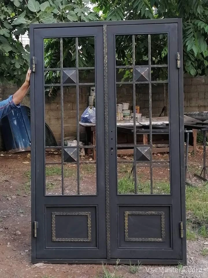 Сварка металлической рамы для навеса в Батуми